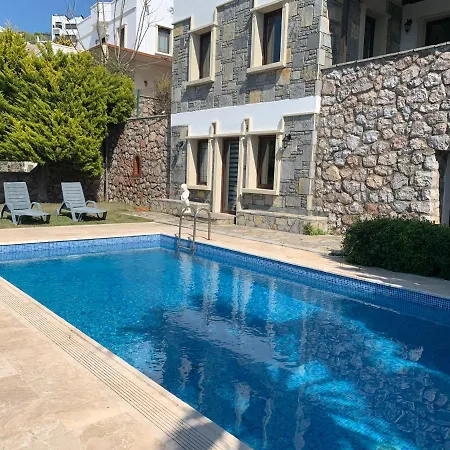 Seba; Yalikavakta Oezel Havuzlu 4+1 Villa