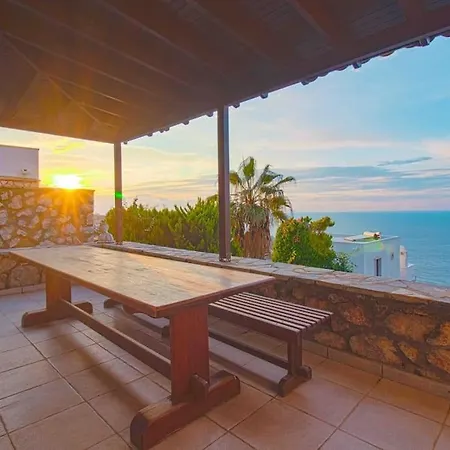 Seba; Yalikavakta Oezel Havuzlu 4+1 Villa Bodrum